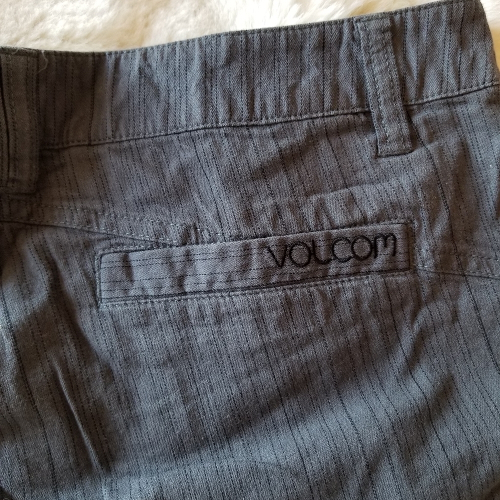 Volcom shorts - Picture 5 of 7